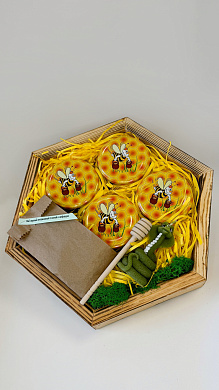 Подарочный набор на подносе Сота 7 от магазина пчеловодства Lyson.by